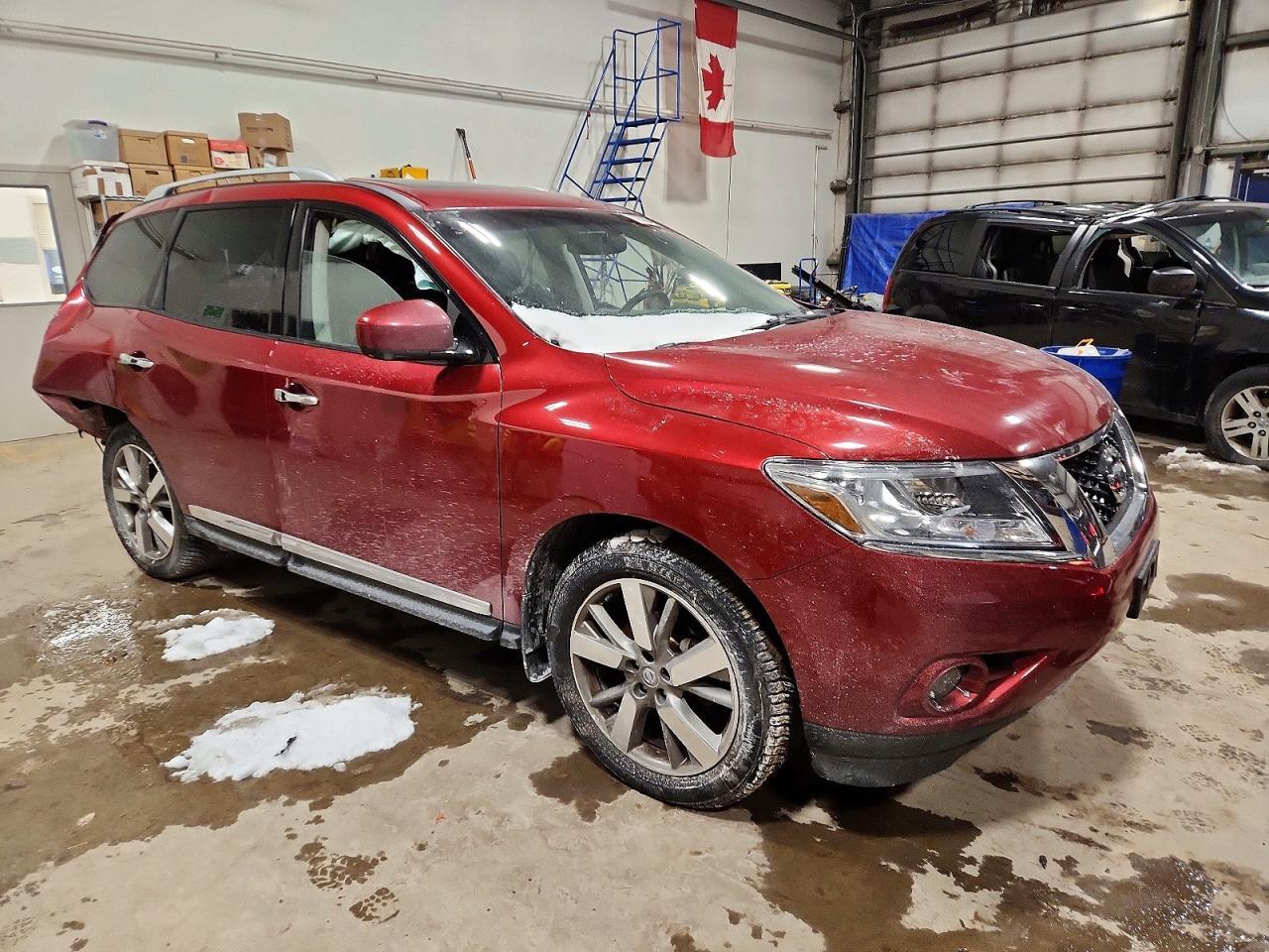 2014 Nissan Pathfinder S - Image 4