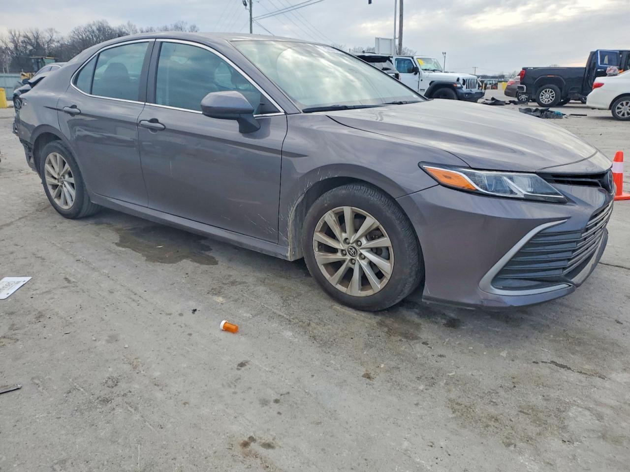 2022 Toyota Camry Le - Image 4