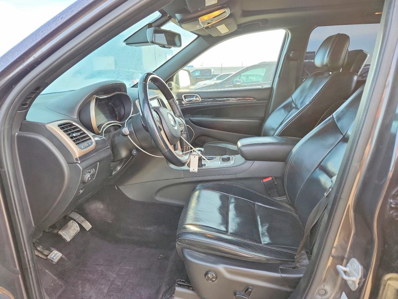 2015 Jeep Grand Cherokee Overland - Image 7