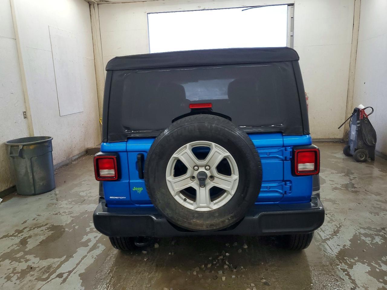 2022 Jeep Wrangler Unlimited Sport - Фото 6