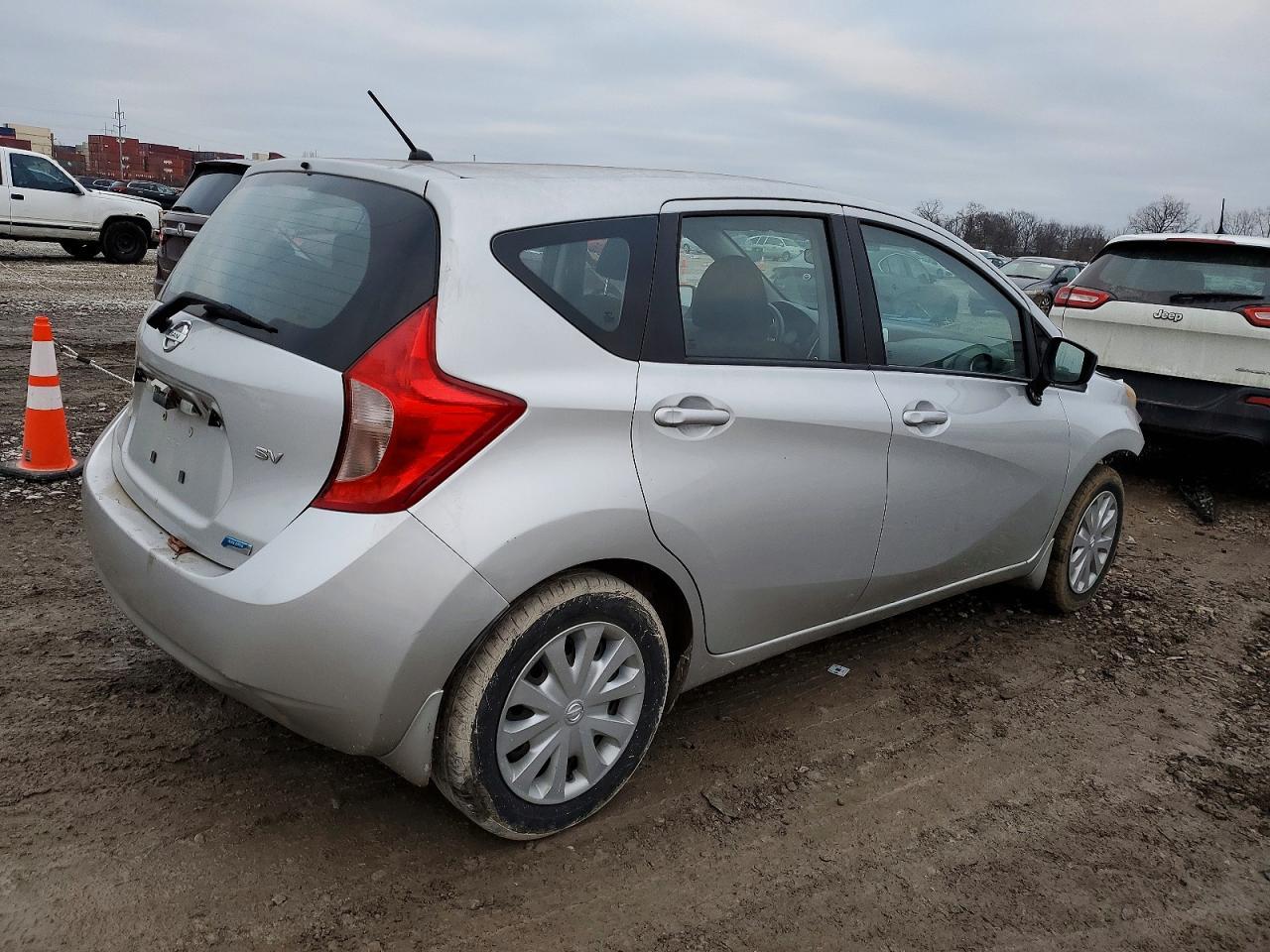 2015 Nissan Versa Note S - Фото 3