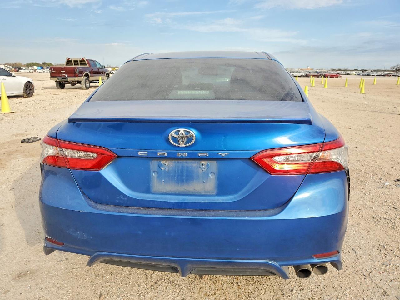 2018 Toyota Camry - Фото 6