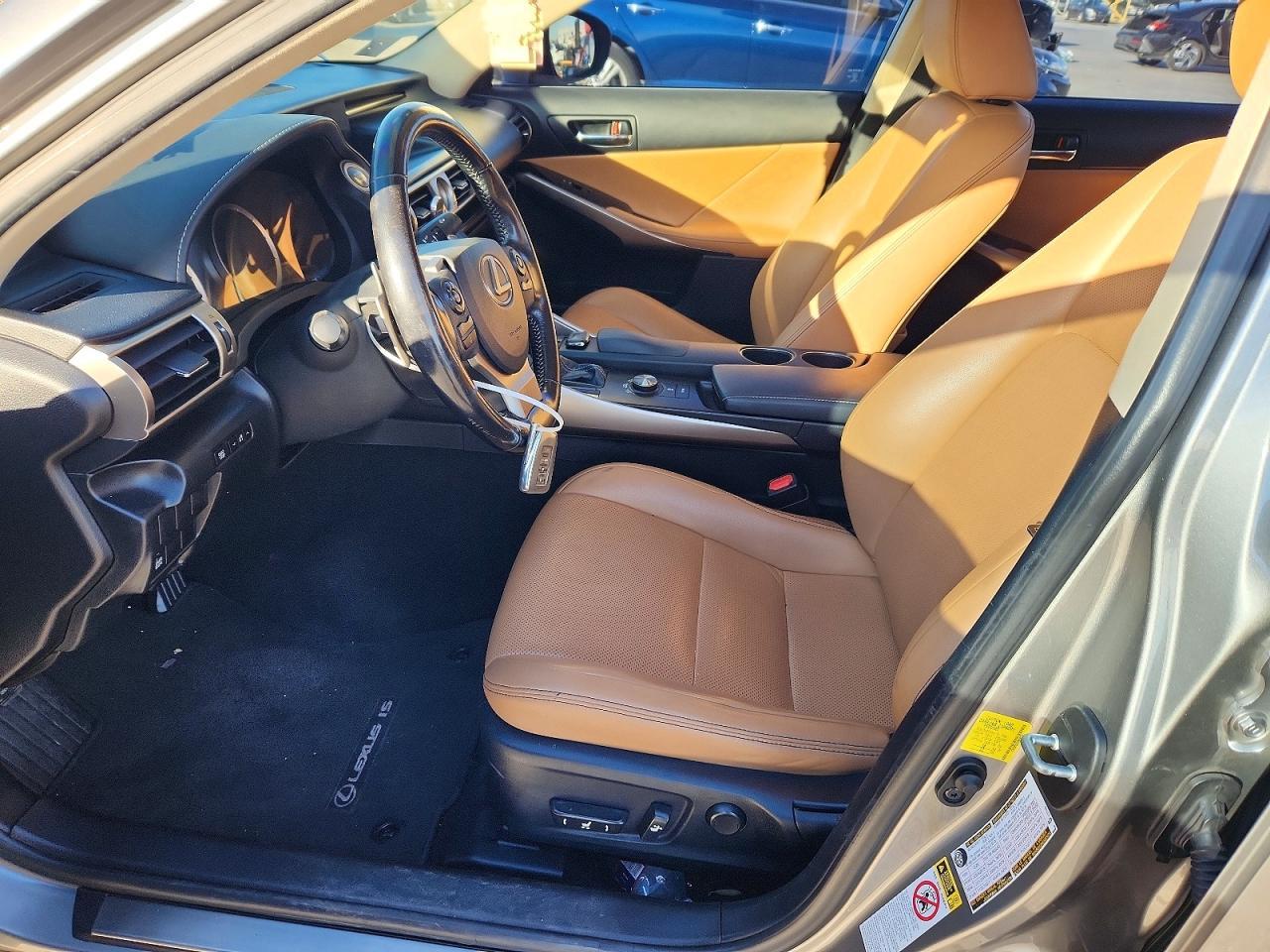 2016 Lexus Is 300 - Image 7