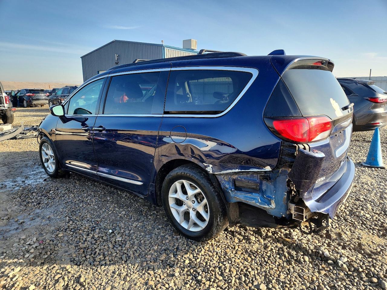 2017 Chrysler Pacifica Touring L - Image 2