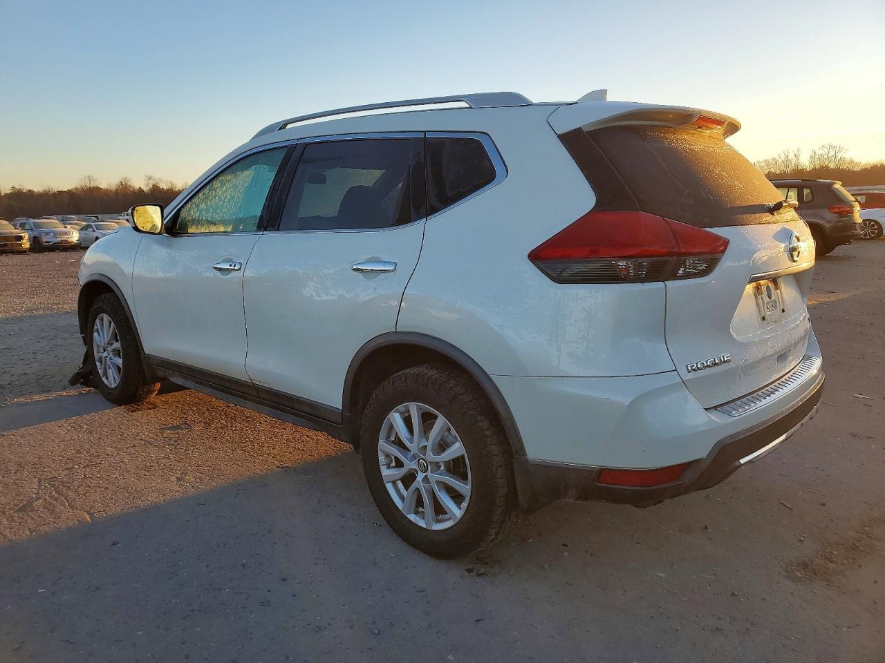 2017 Niss Rogue Sv - Фото 2