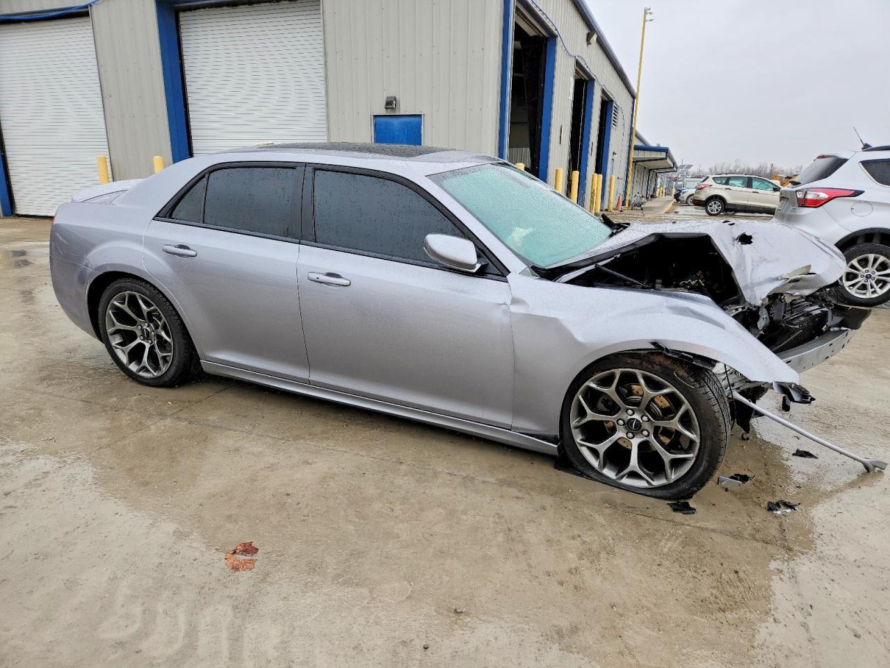2018 Chrysler 300 S - Image 4
