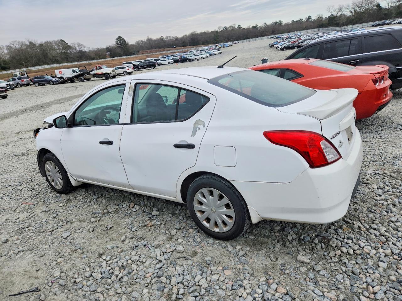 2018 Nissan Versa S - Фото 2