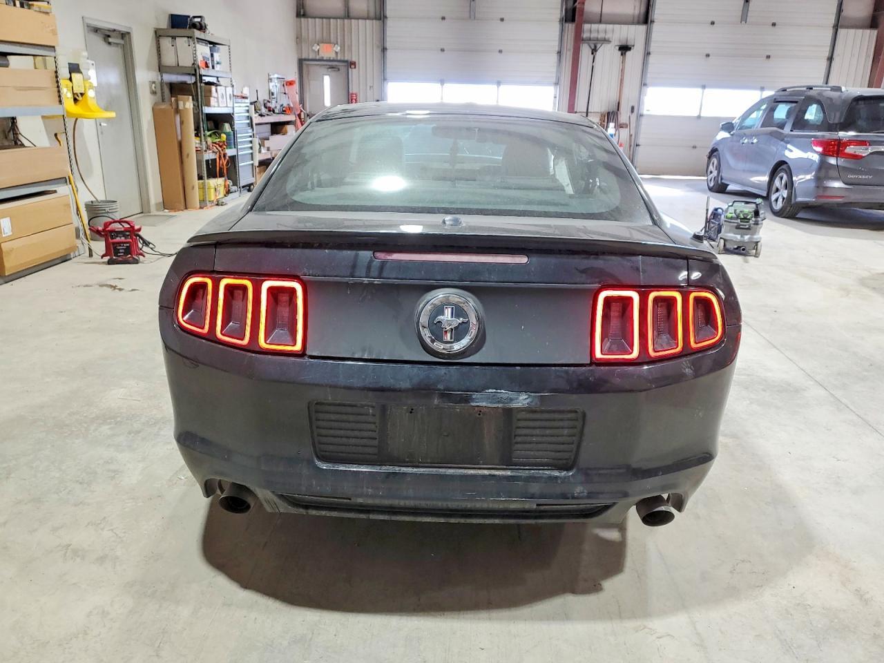 2014 Ford Mustang - Фото 6