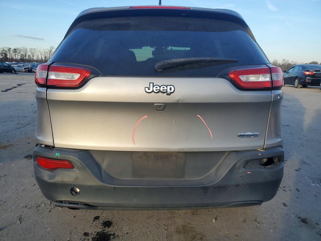 2015 Jeep Cherokee Latitude Plus - Фото 6