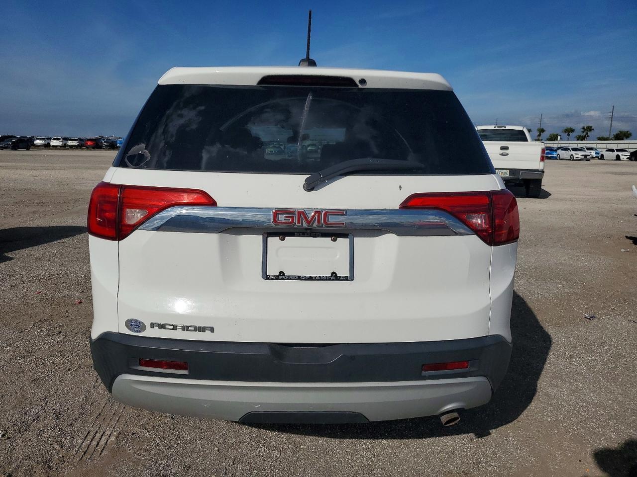 2018 GMC Acadia Sle - Image 6