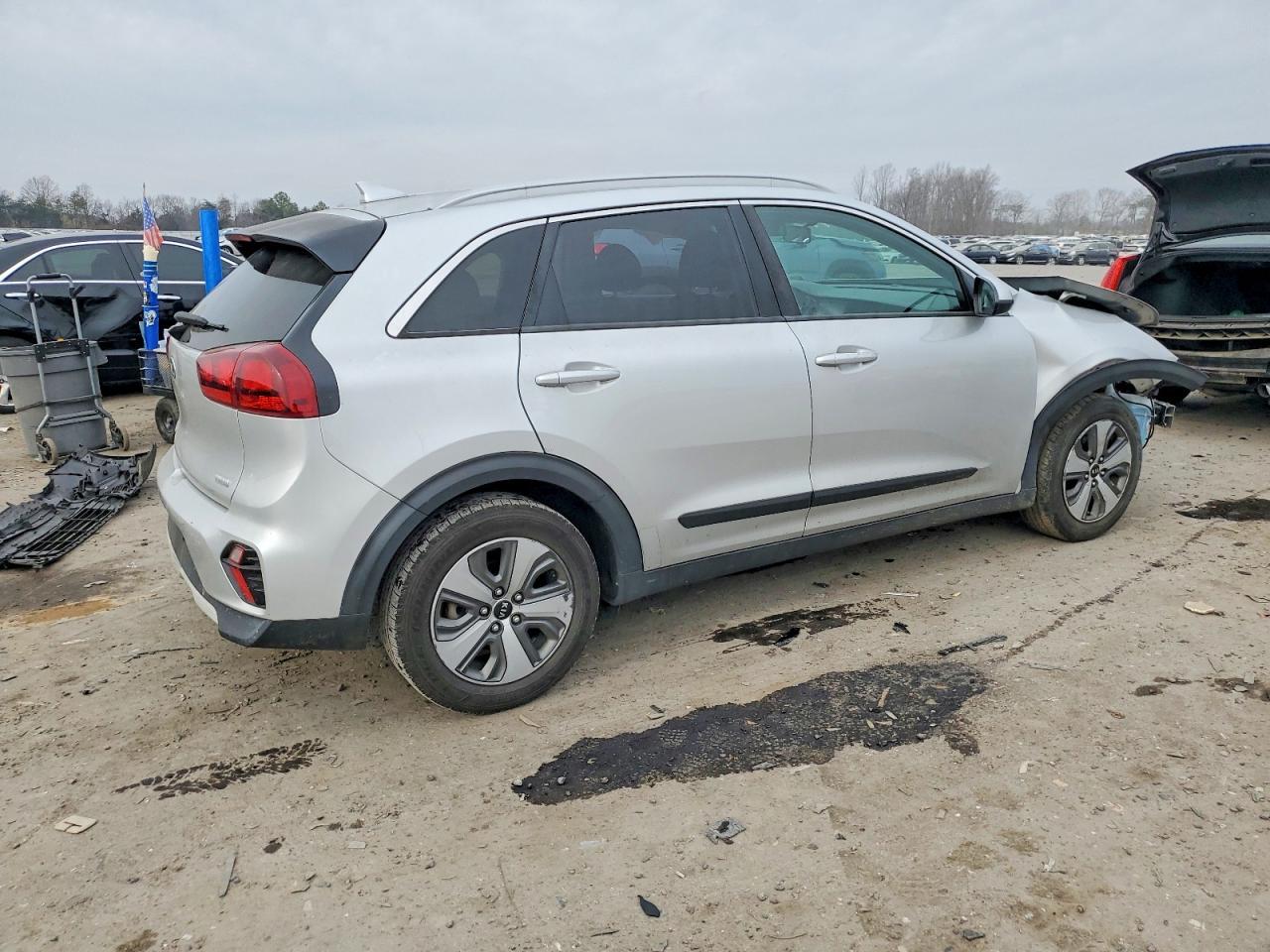 2020 Kia Niro Lx - Image 3