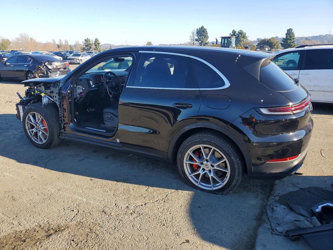 2025 Porsche Cayenne Se Hybrid - Image 2