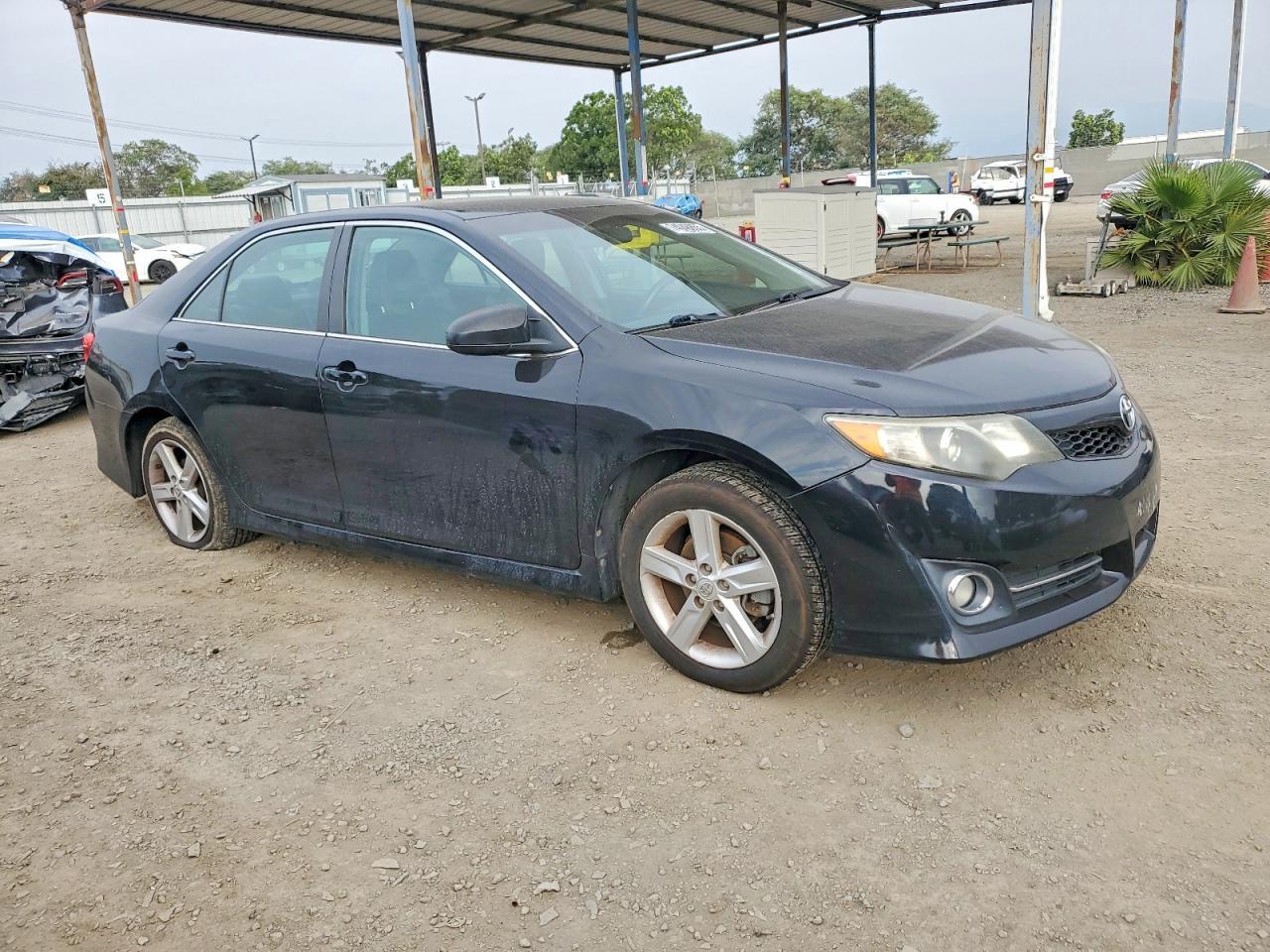 2014 Toyota Camry L - Фото 4