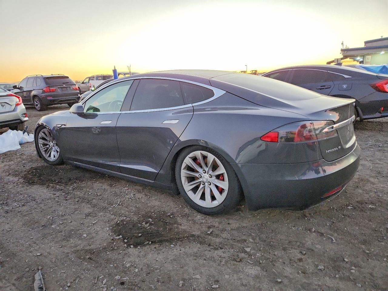 2016 Tesla Model S - Image 2