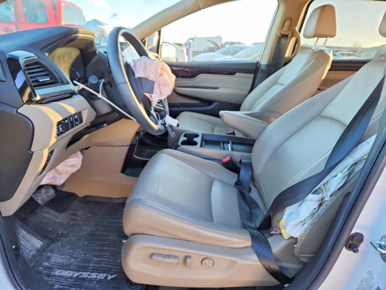 2024 Honda Odyssey Touring - Image 7