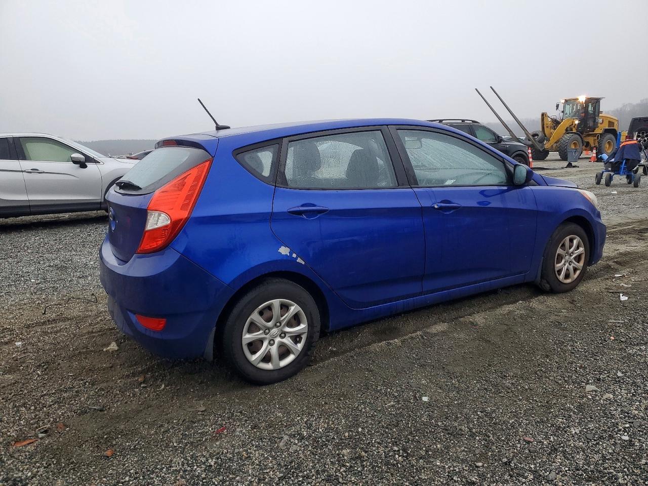 2013 Hyundai Accent Gls - Image 3