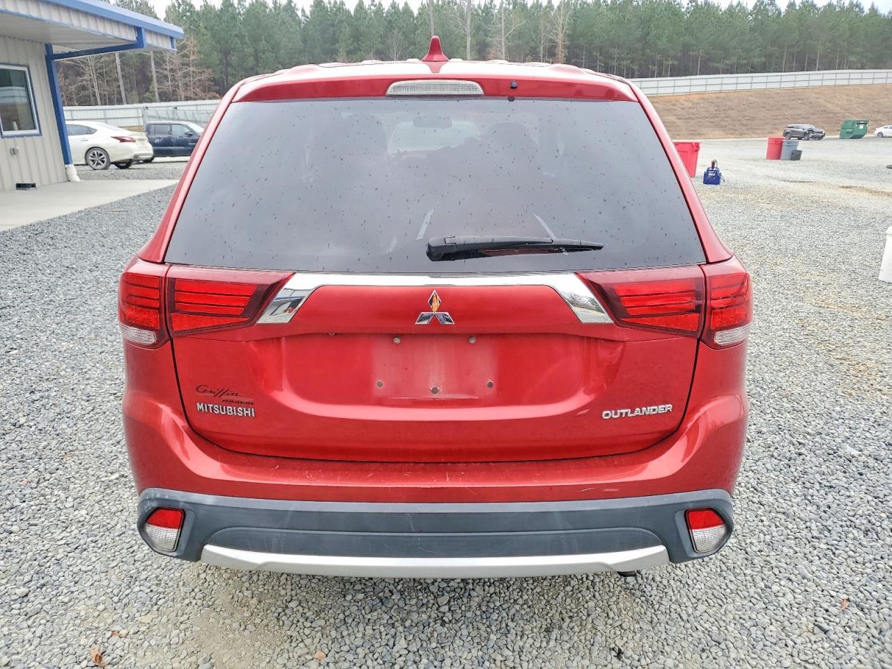 2018 Mitsubishi Outlander Es - Image 6