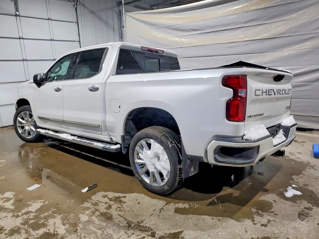 2022 Chevrolet Silverado K1500 High Country - Фото 2