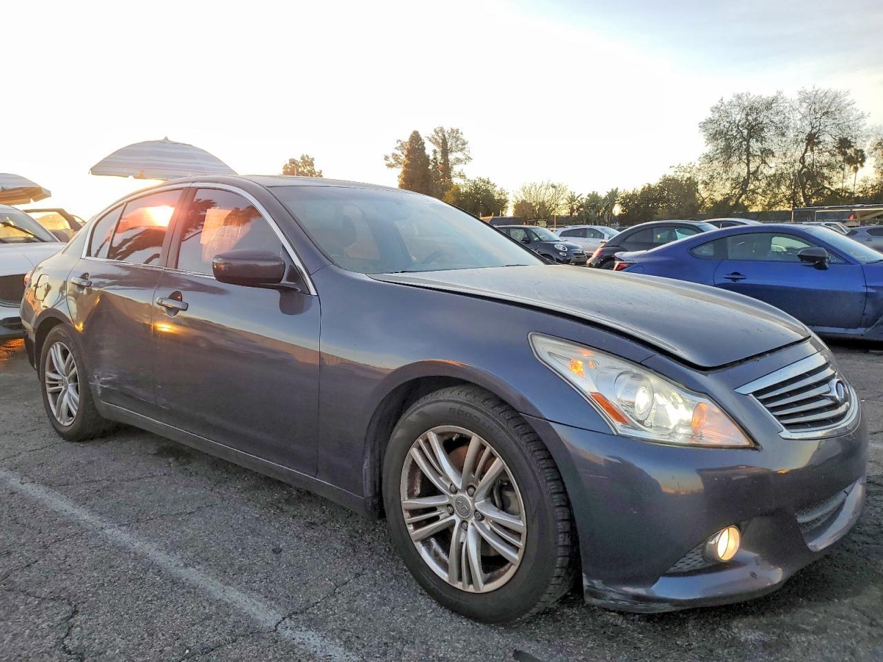 2011 Infiniti G25 Base - Фото 4