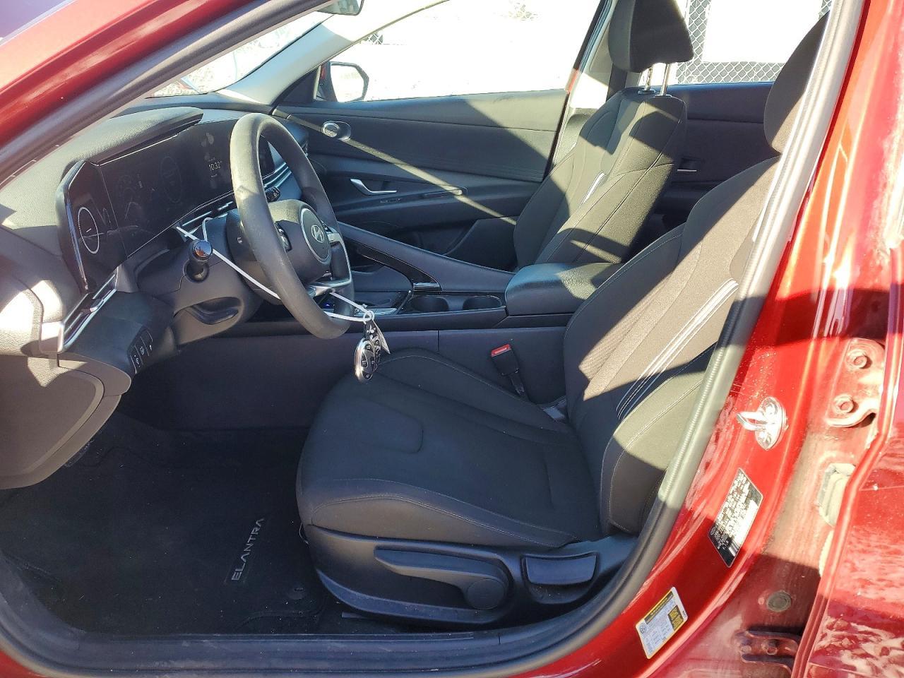 2024 Hyundai Elantra Blue - Image 7
