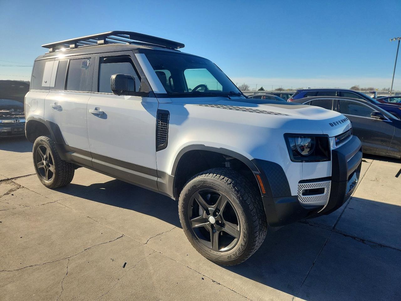 2022 Land Rover Defender 110 Se - Image 4