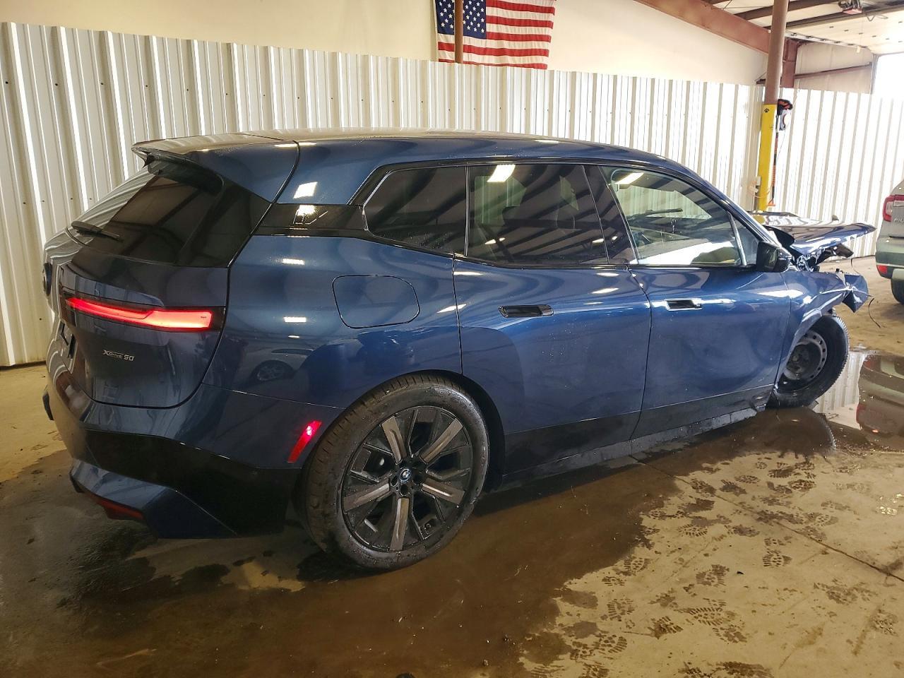 2025 BMW Ix xDrive50 - Image 3