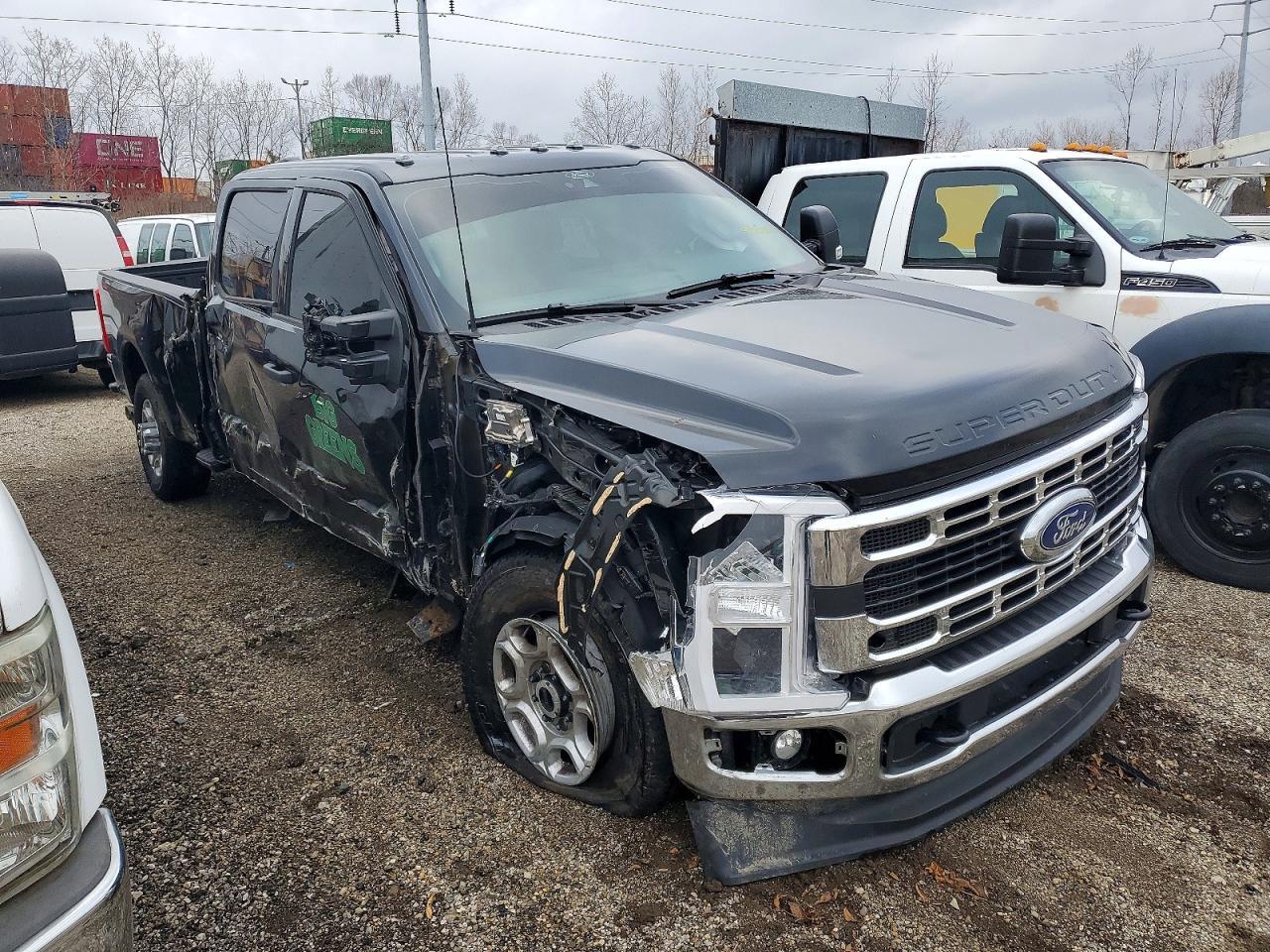 2025 Ford F350 Super Duty - Фото 4