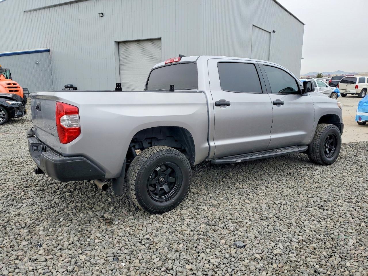 2021 Toyota Tundra Crewmax Sr5 - Фото 3