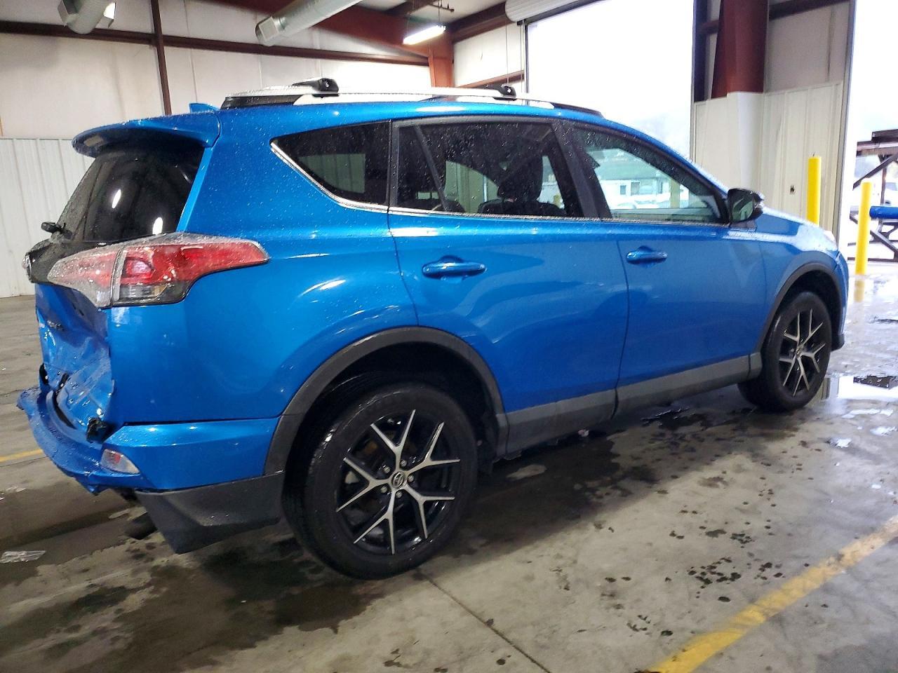 2016 Toyota Rav4 Se - Фото 3