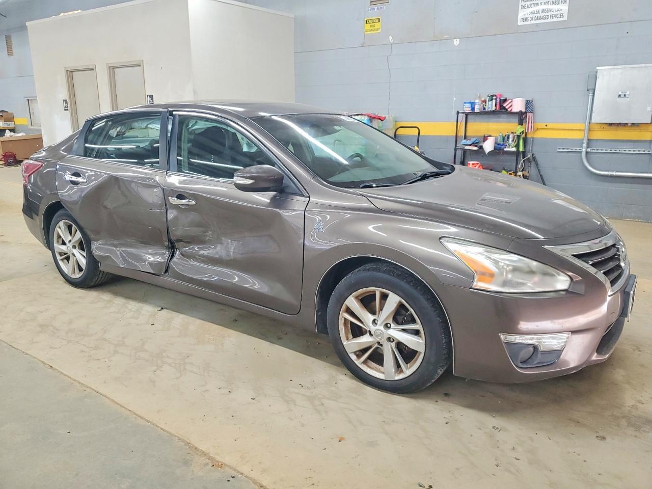 2013 Niss Altima 2.5 - Фото 4