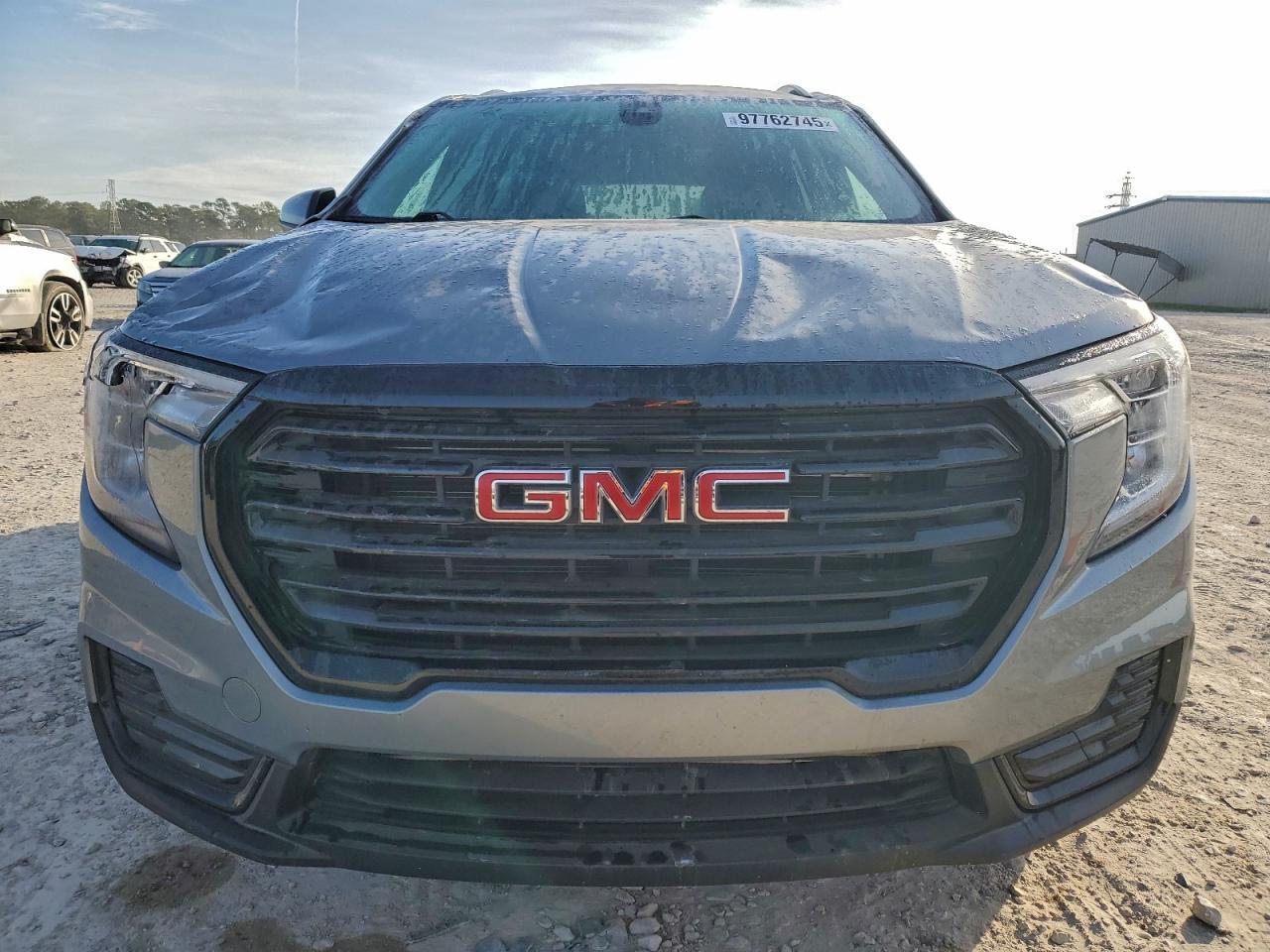 2024 GMC Terrain Sle - Image 5