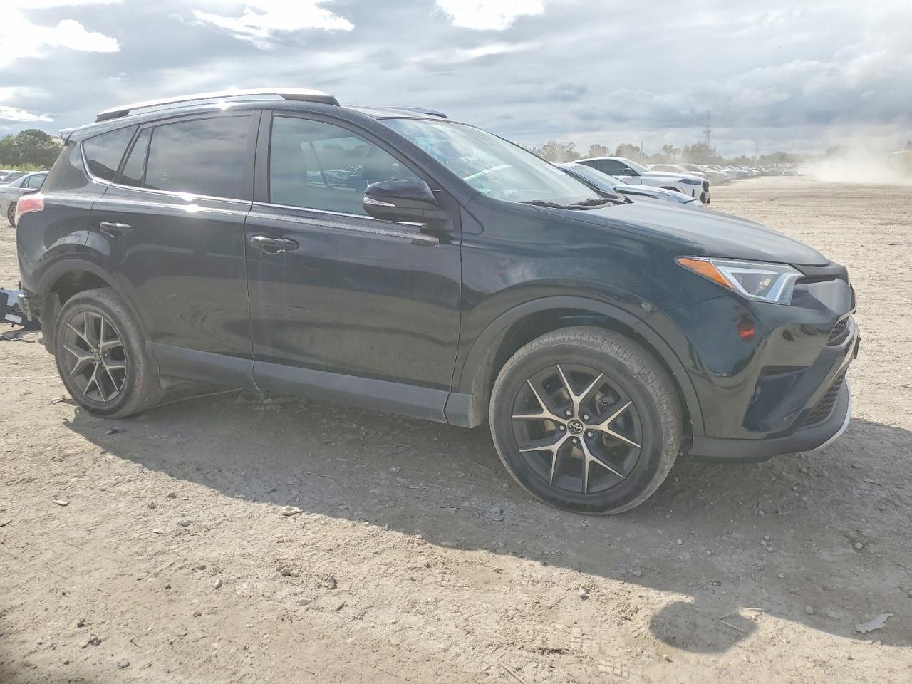 2016 Toyota Rav4 Se - Фото 4
