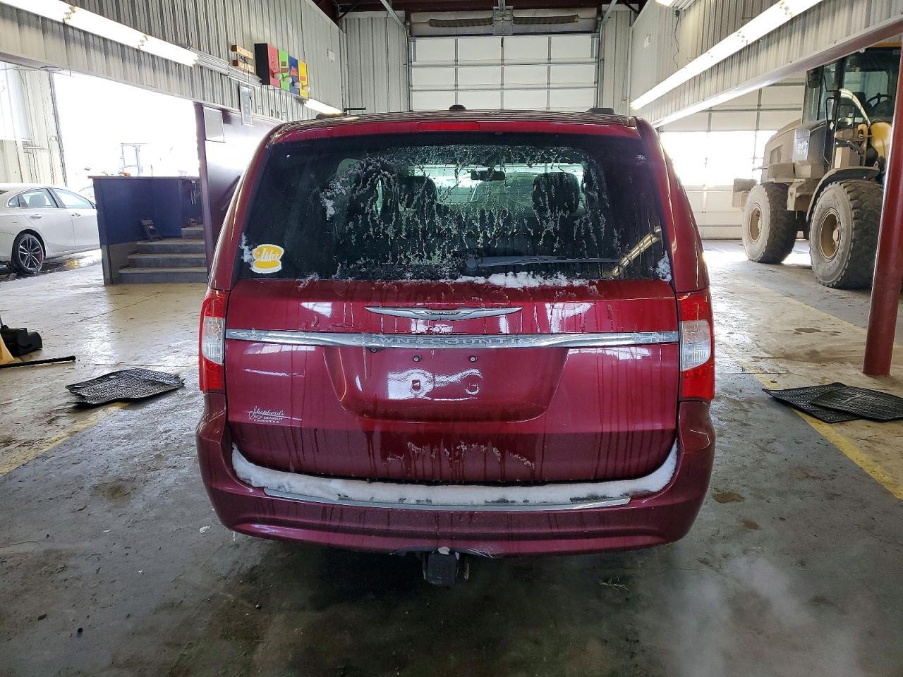 2015 Chrysler Town & Country Touring - Image 6