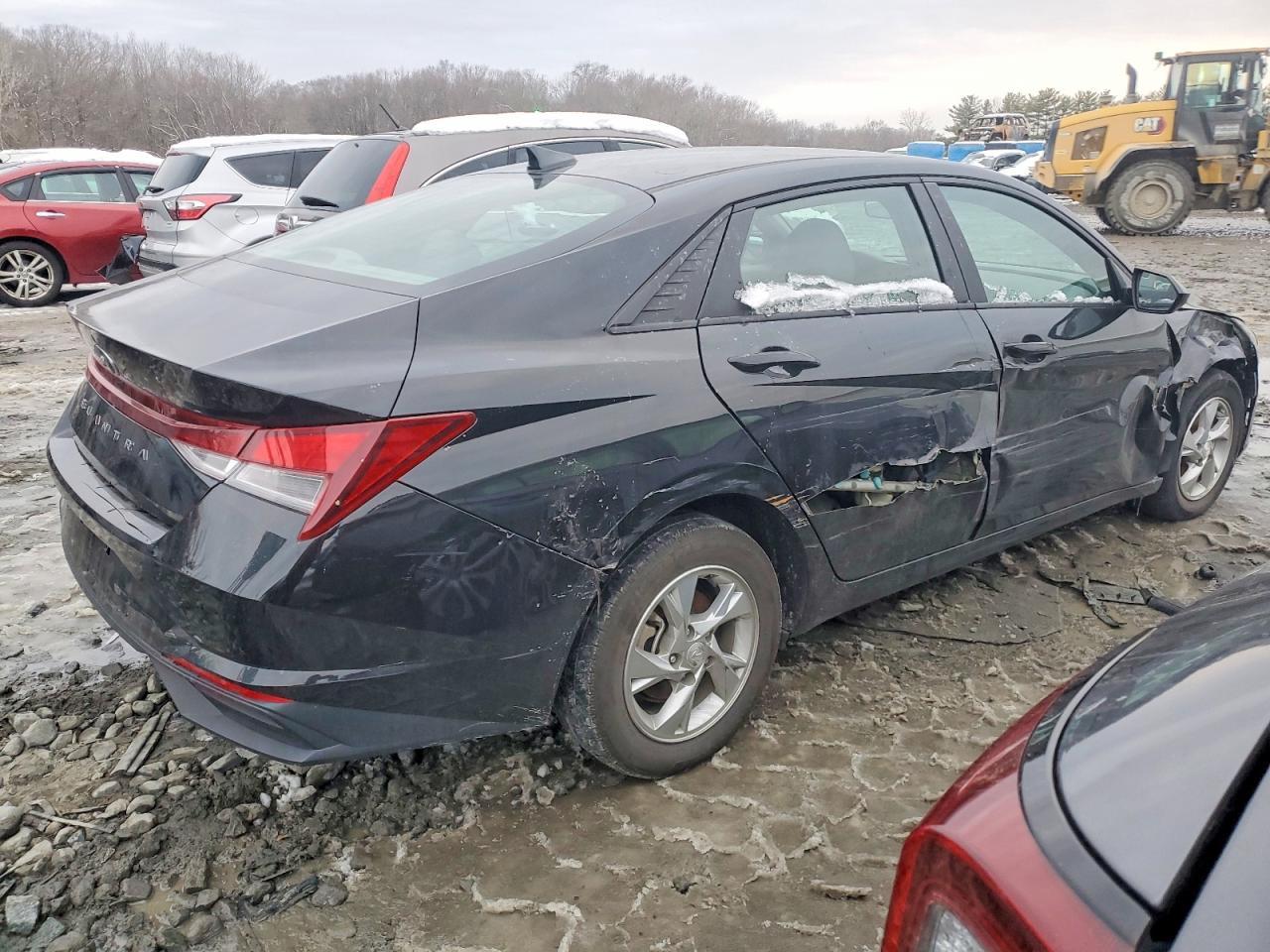 2023 Hyundai Elantra - Фото 3
