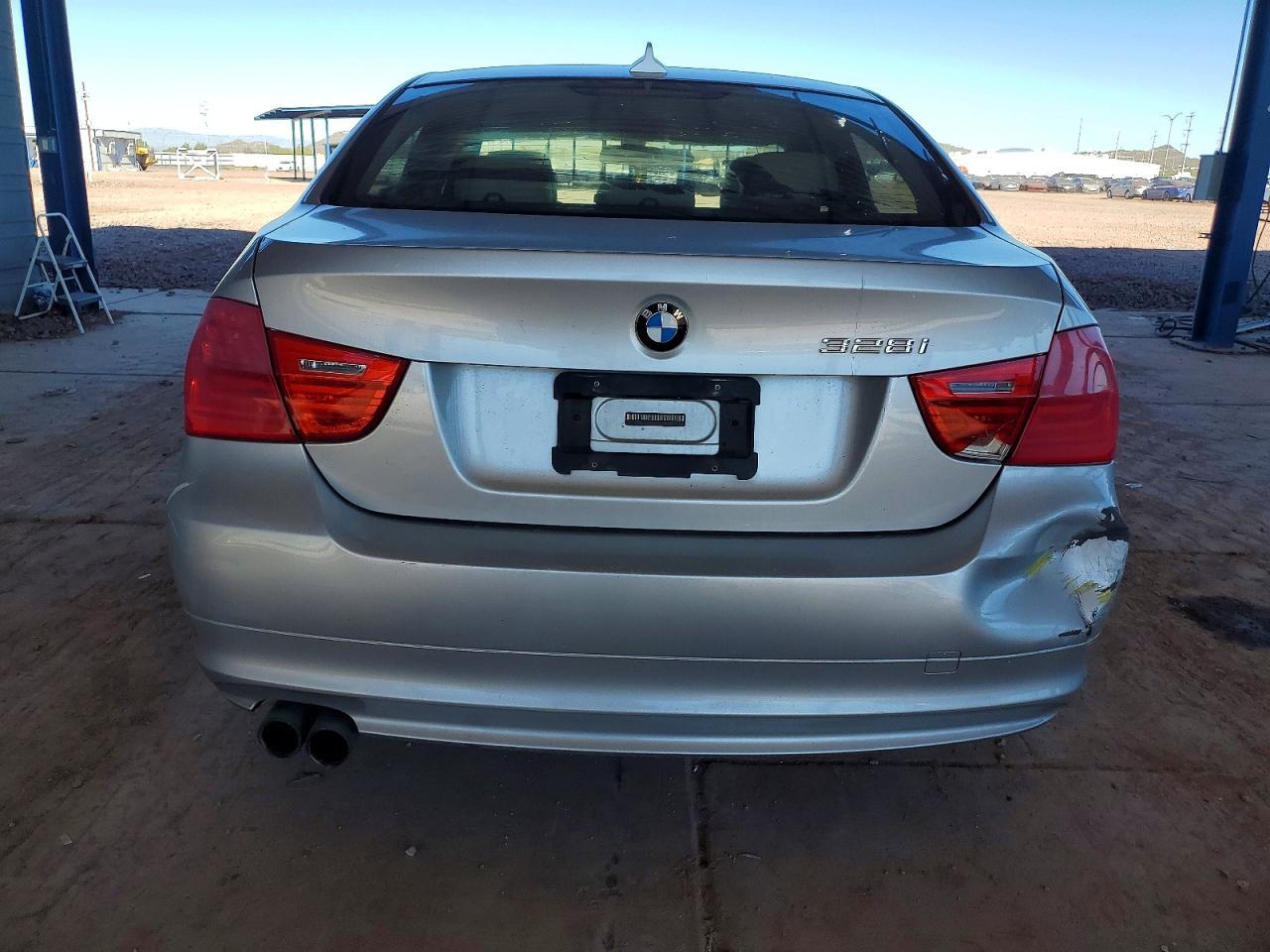 2010 BMW 328 I - Image 6