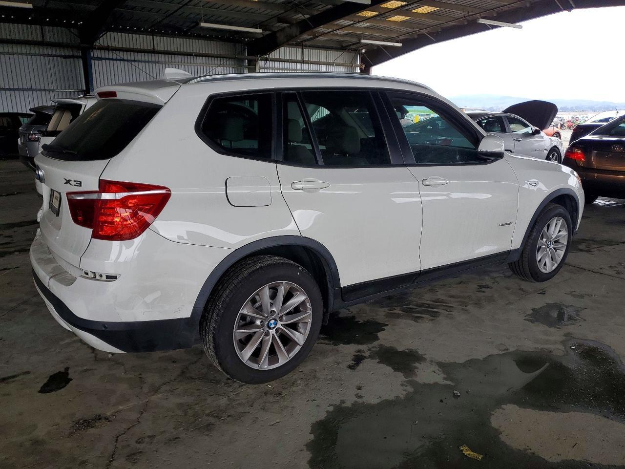 2017 BMW X3 Sdrive28I - Image 3