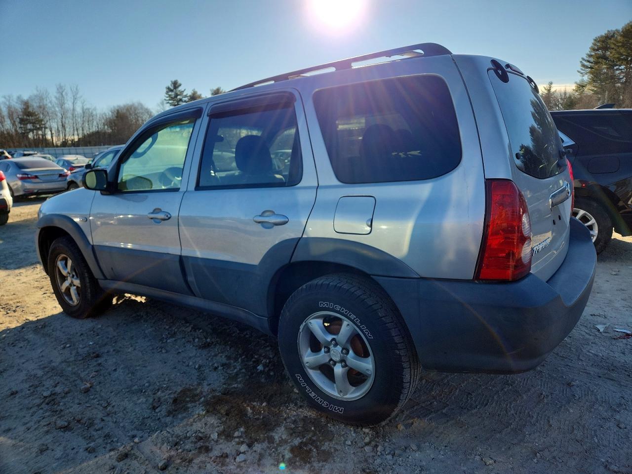 2005 Mazda Tribute I - Image 2