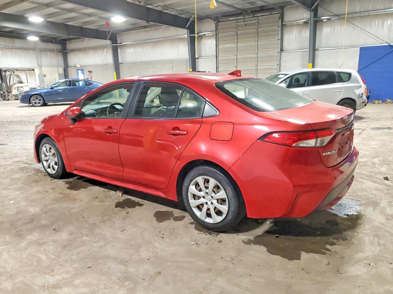 2021 Toyota Corolla Le - Фото 2