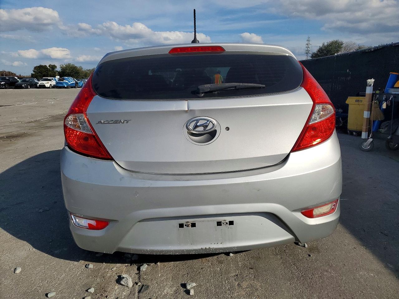 2016 Hyundai Accent Se - Фото 6