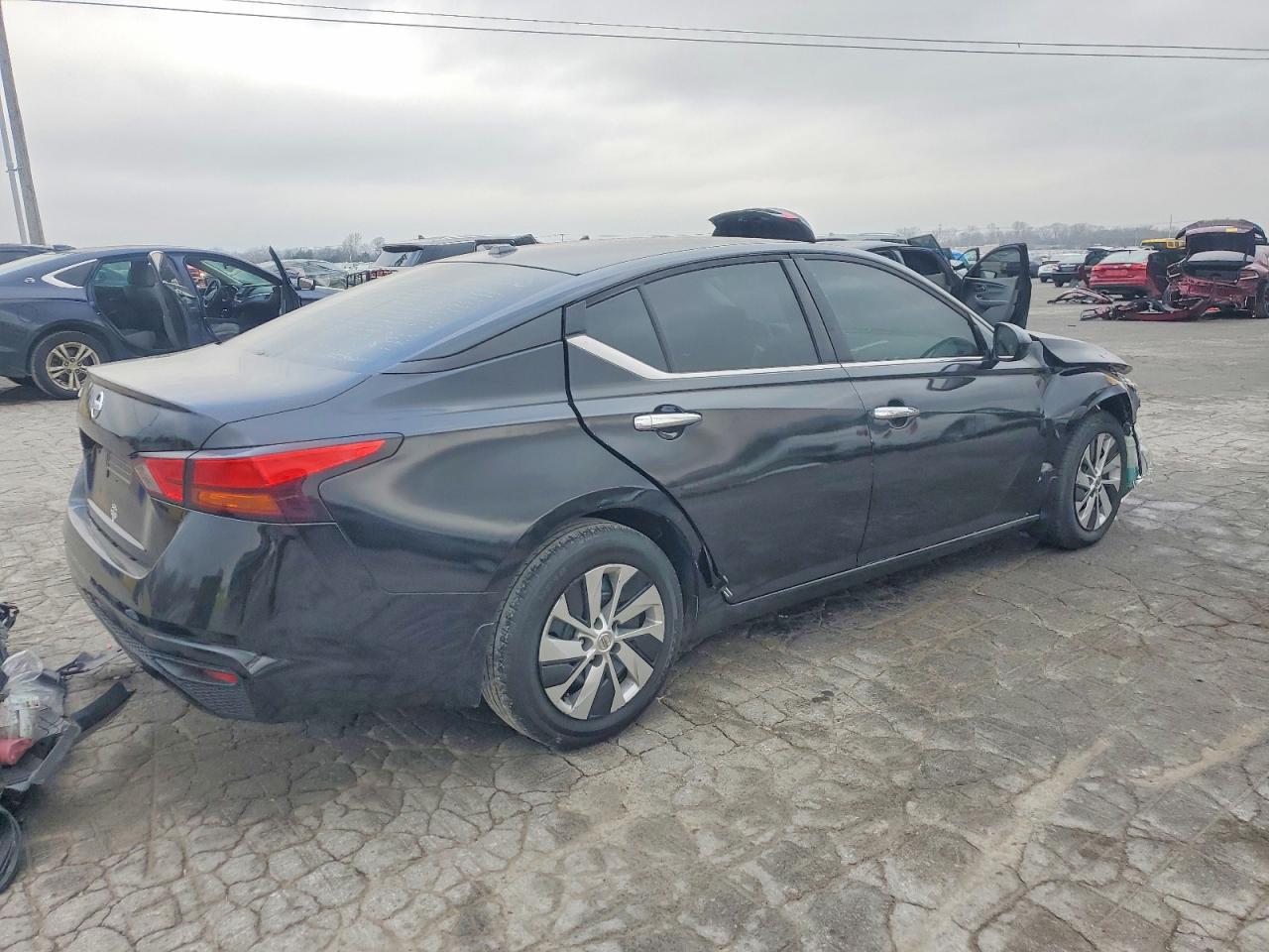 2019 Nissan Altima S - Image 3