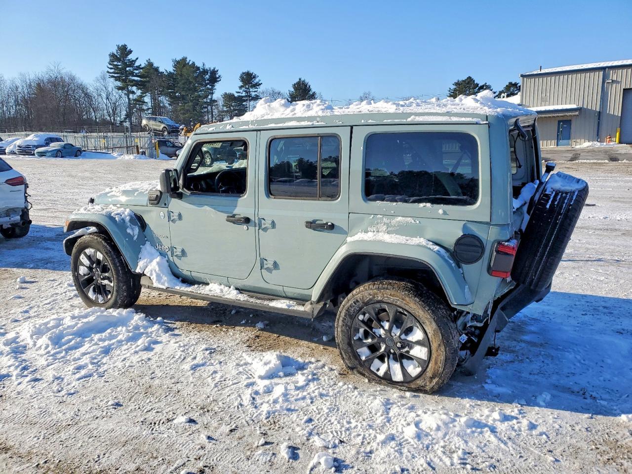 2024 Jeep Wrangler Sahara 4Xe - Фото 2