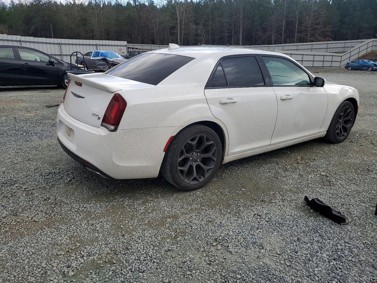 2019 Chrysler 300 S - Image 3