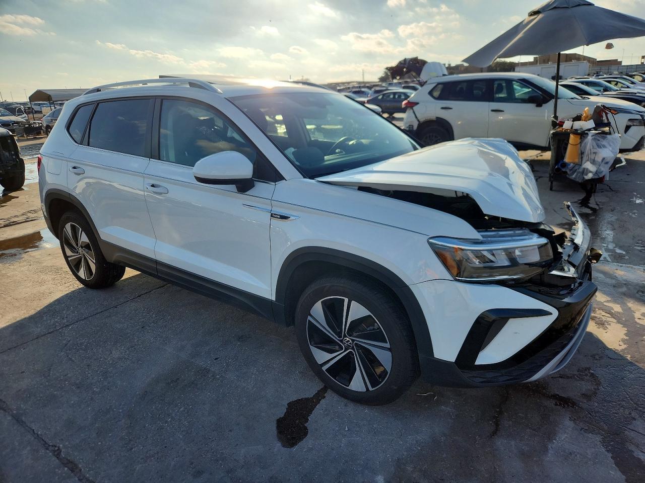2023 Volkswagen Taos Se - Фото 4
