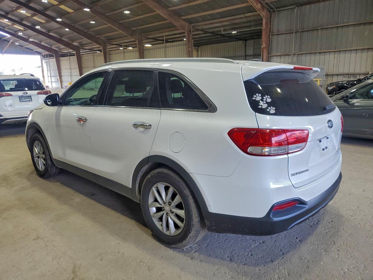 2018 Kia Sorento Lx - Image 2