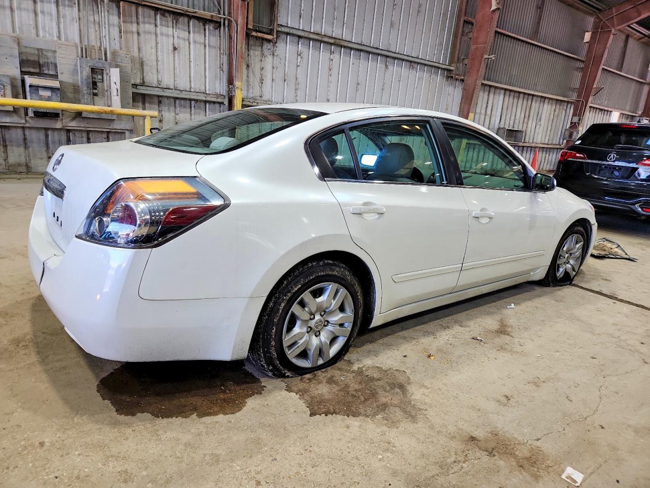 2010 Nissan Altima Base - Фото 3