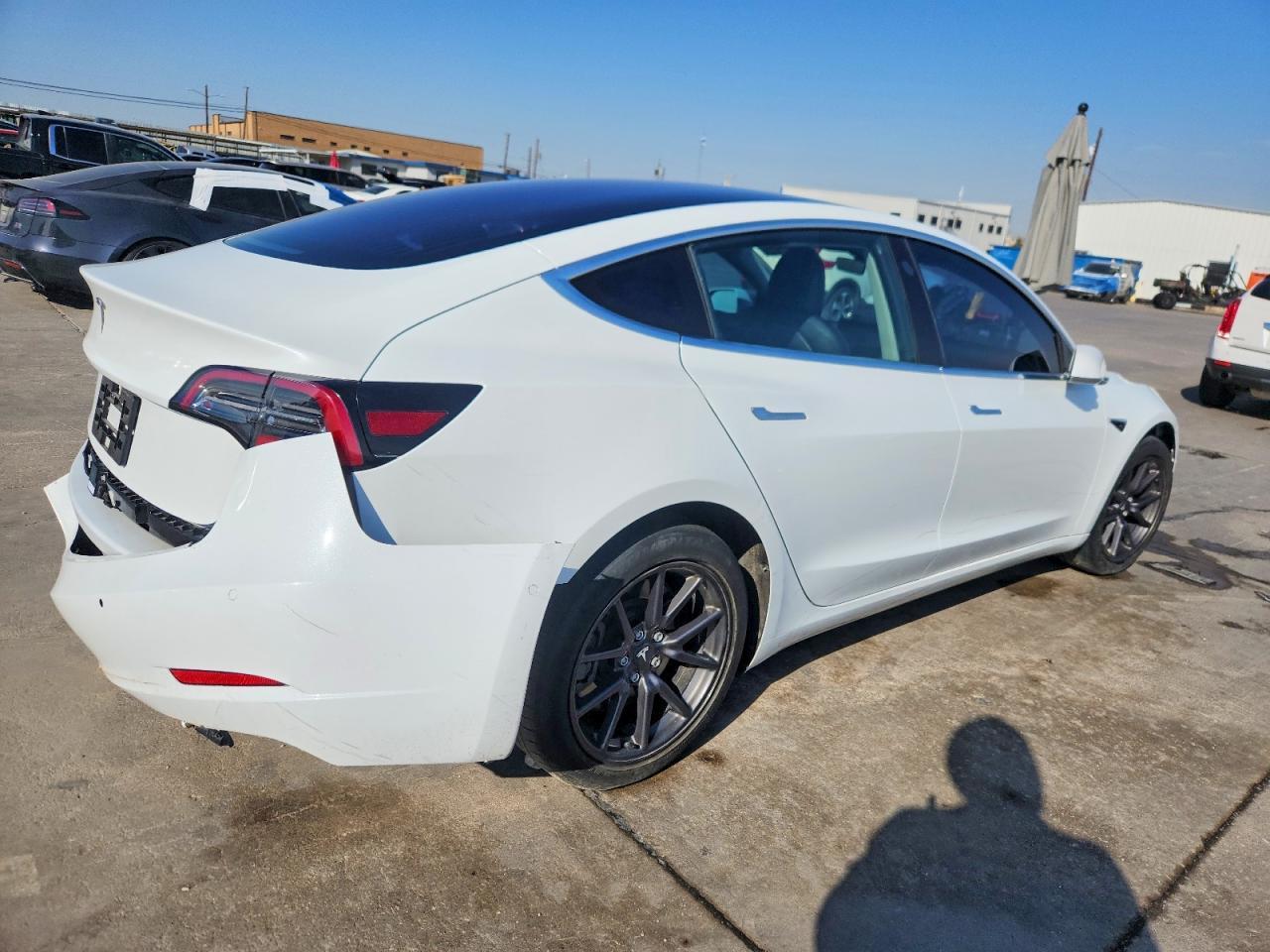 2018 Tesla Model 3 - Фото 3