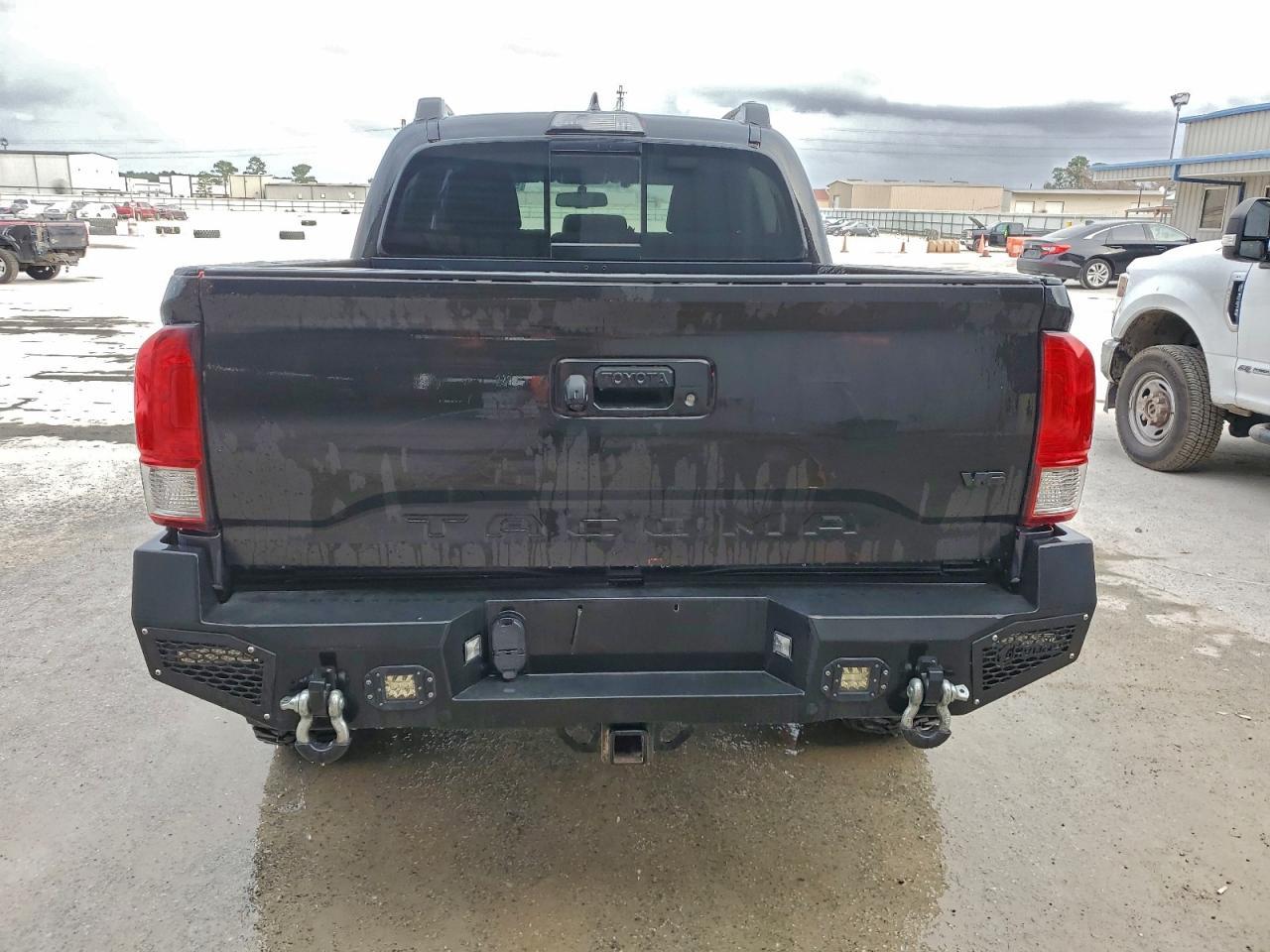 2017 Toyt Tacoma Trd Off-Road 4X4 - Image 6