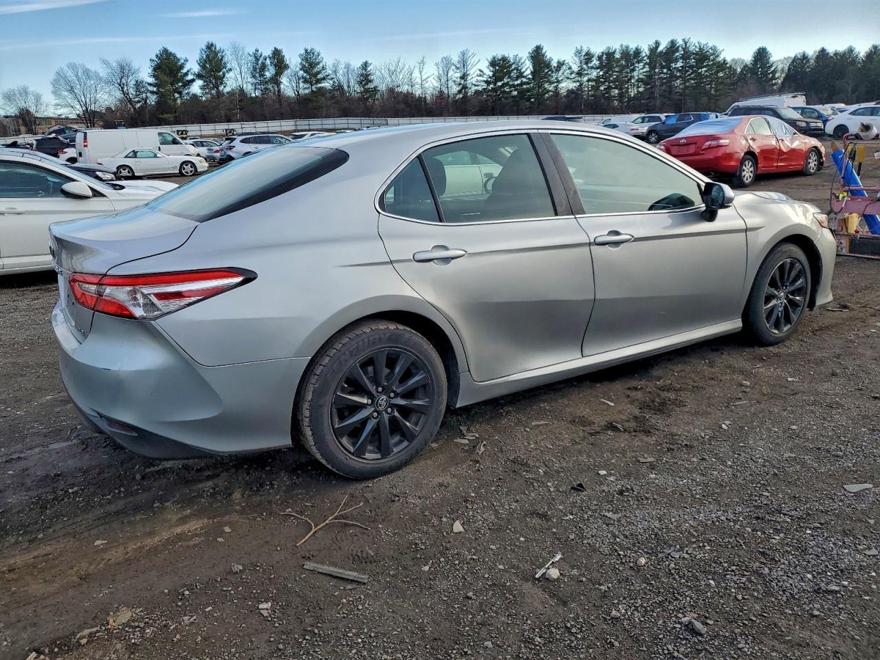 2018 Toyota Camry L - Фото 3