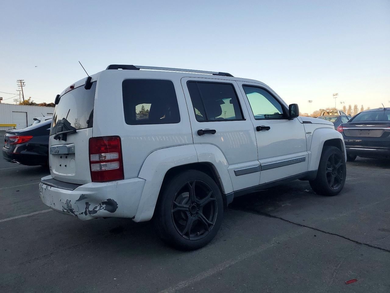 2012 Jeep Liberty Jet - Фото 3
