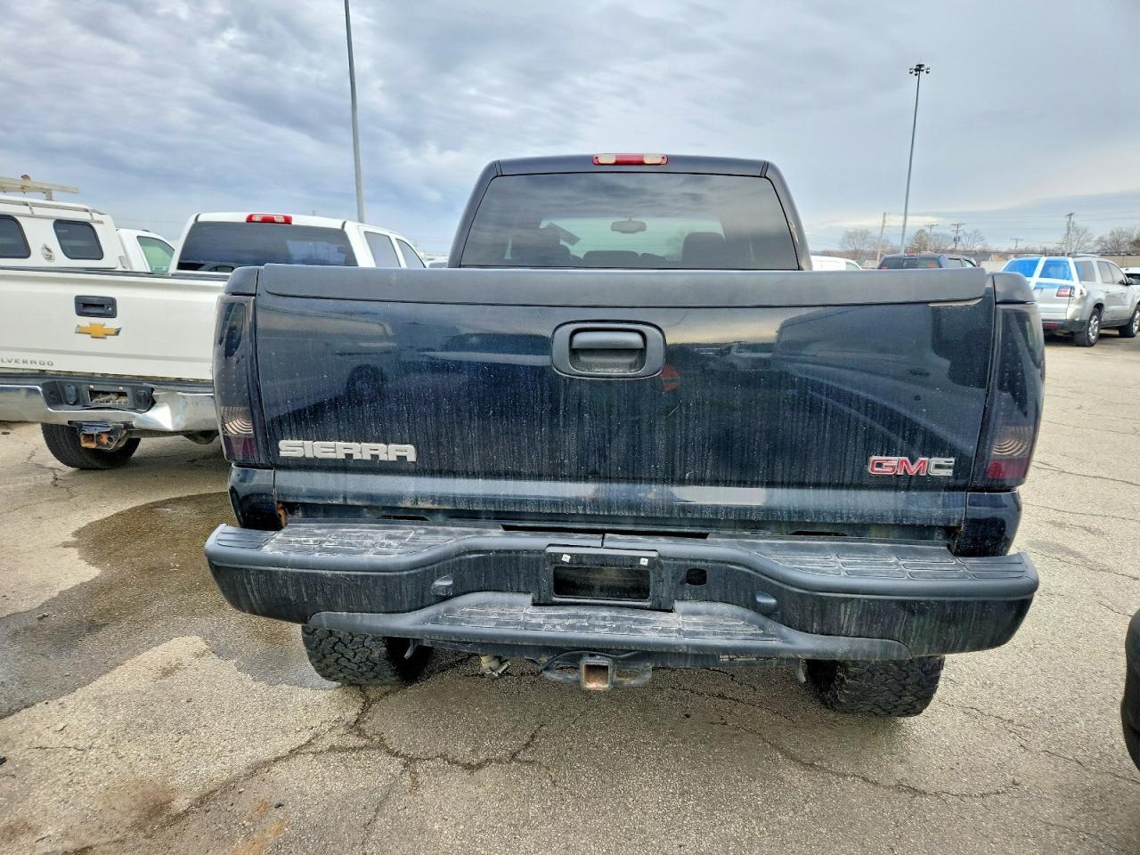 2003 GMC Sierra K2500 Heavy Duty - Image 6